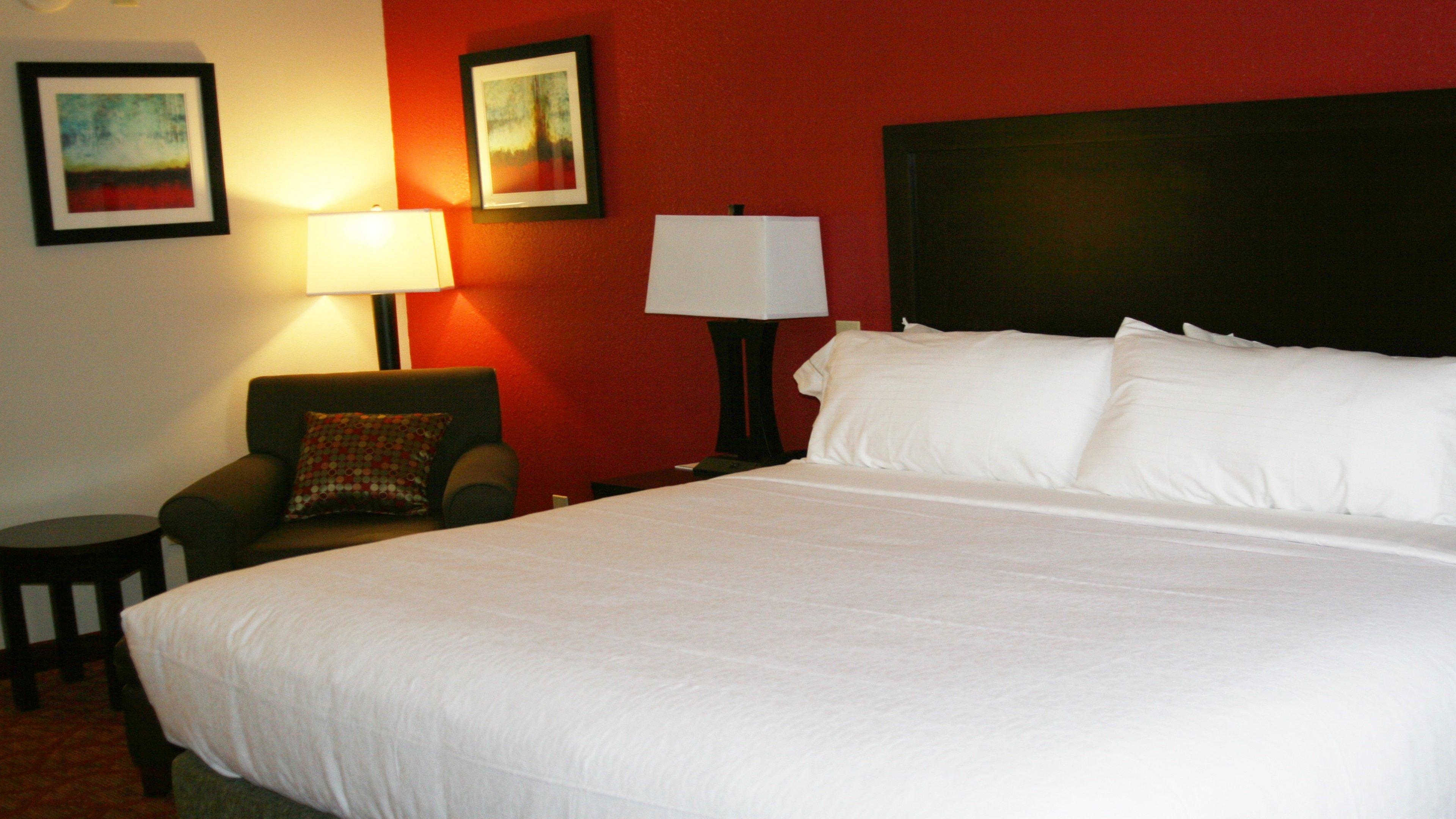 Holiday Inn Guin By Ihg Twin Exterior photo