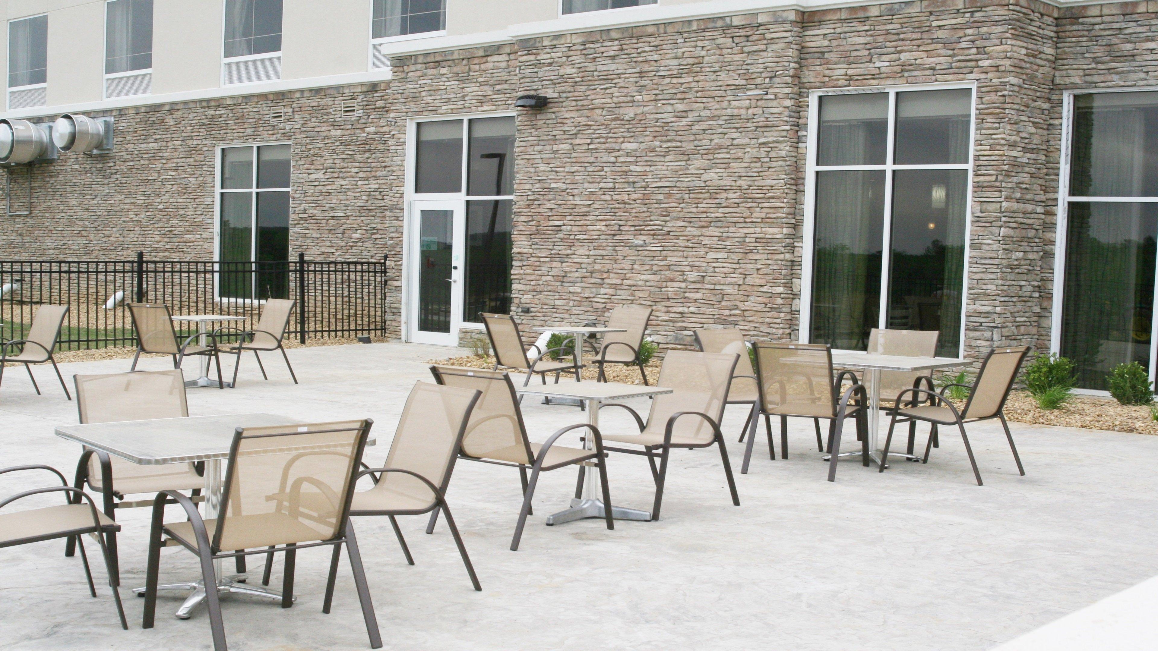 Holiday Inn Guin By Ihg Twin Exterior photo