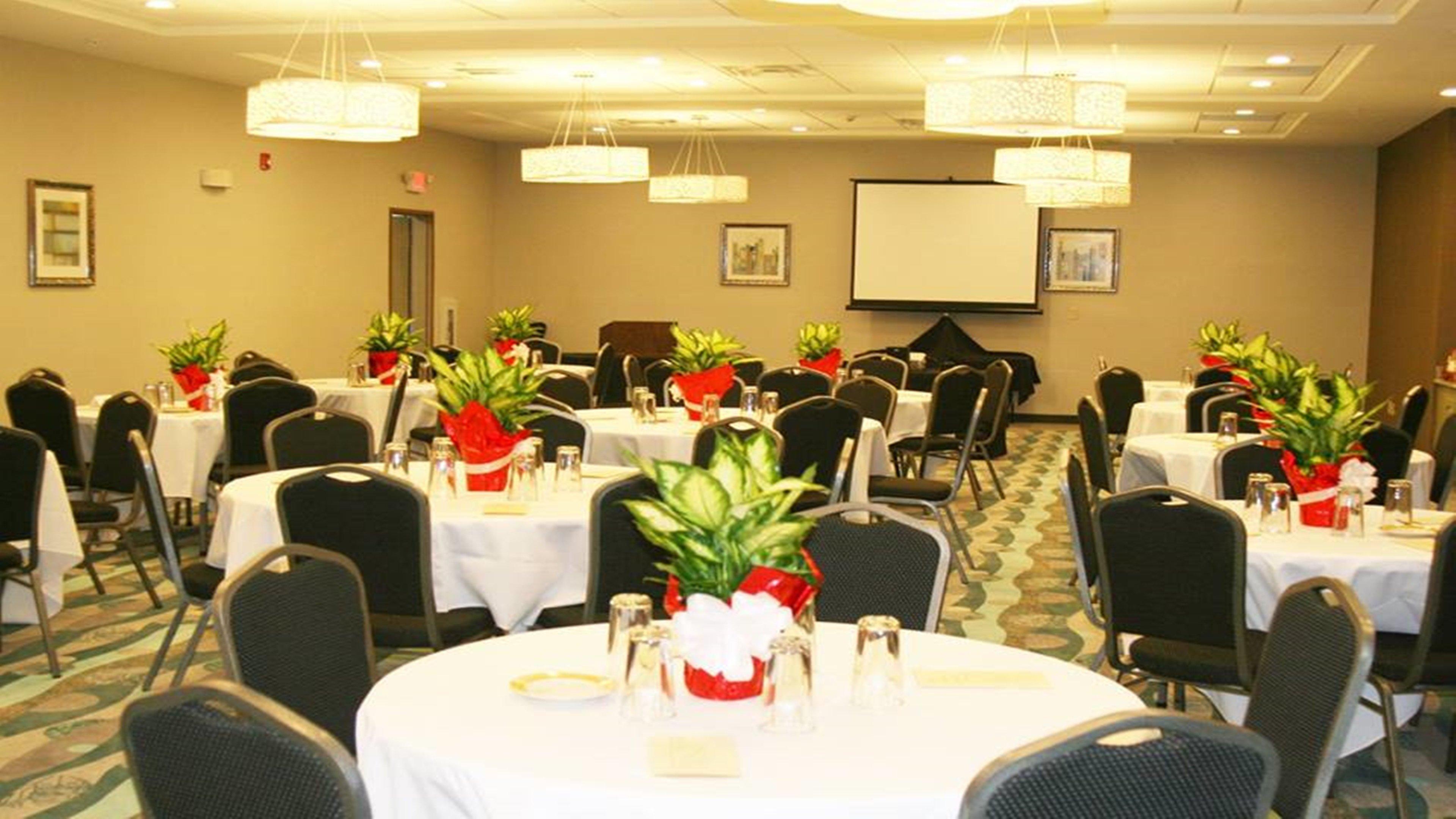 Holiday Inn Guin By Ihg Twin Exterior photo