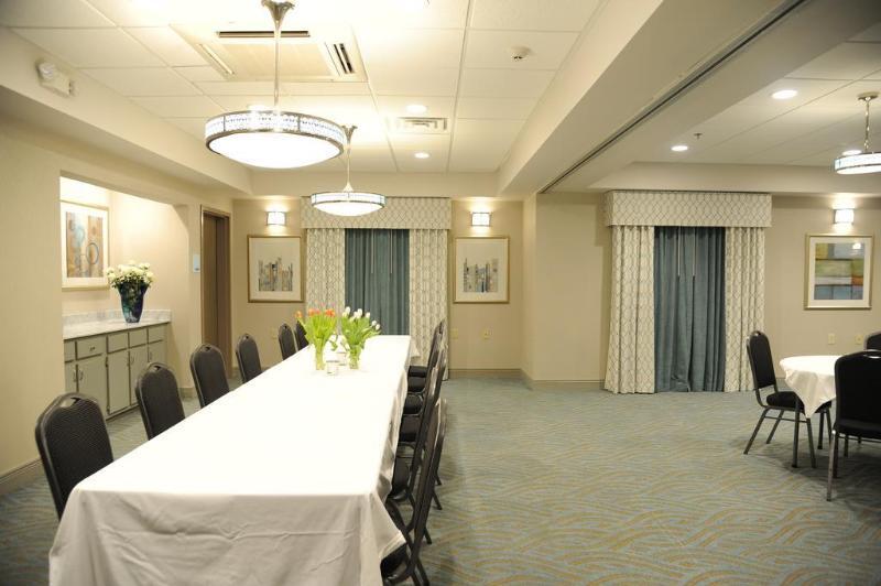 Holiday Inn Guin By Ihg Twin Exterior photo