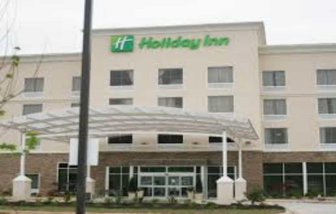 Holiday Inn Guin By Ihg Twin Exterior photo